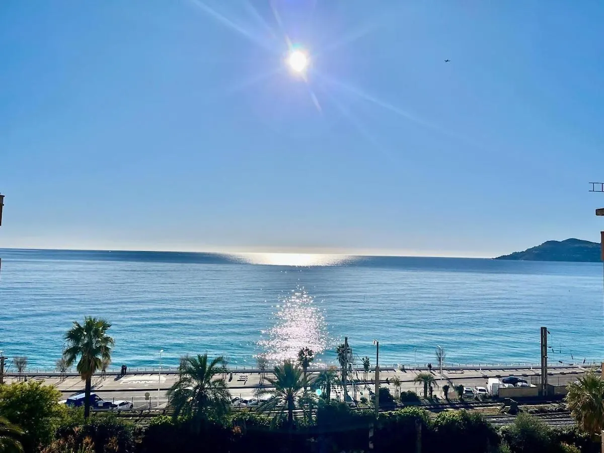Sun And Sea Yourhosthelper كان 0*,